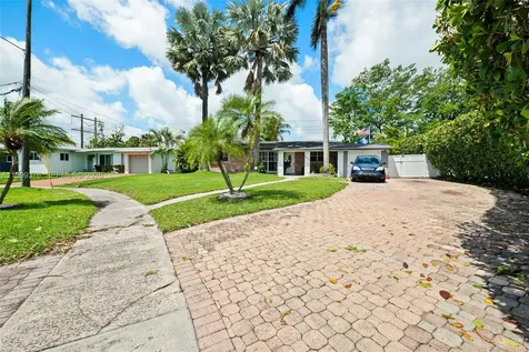 911 SW 51st Avenue Plantation FL 33317