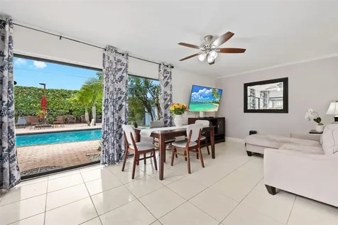 911 SW 51st Avenue Plantation FL 33317