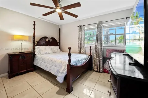 911 SW 51st Avenue Plantation FL 33317