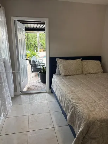 911 SW 51st Avenue Plantation FL 33317