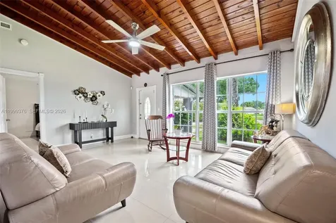 911 SW 51st Avenue Plantation FL 33317