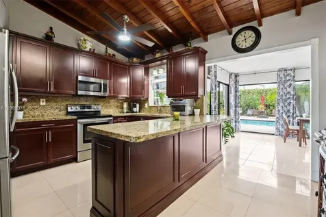 911 SW 51st Avenue Plantation FL 33317