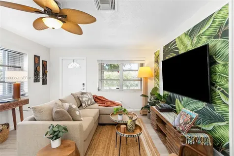 108 SE 4th Terrace Dania Beach FL 33004