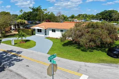 3250 SW 72 Court Miami FL 33155