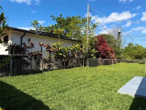 3250 SW 72 Court Miami FL 33155
