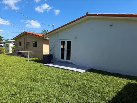 3250 SW 72 Court Miami FL 33155