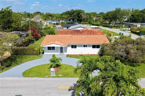 3250 SW 72 Court Miami FL 33155