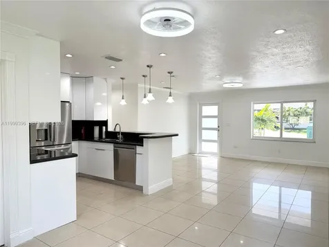 3250 SW 72 Court Miami FL 33155