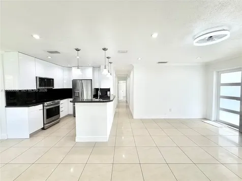 3250 SW 72 Court Miami FL 33155
