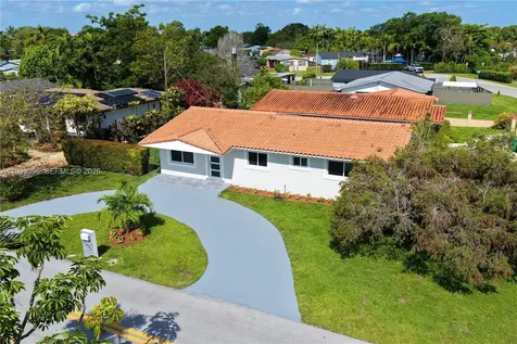 3250 SW 72 Court Miami FL 33155