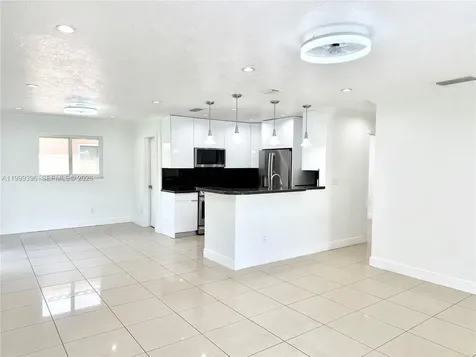 3250 SW 72 Court Miami FL 33155