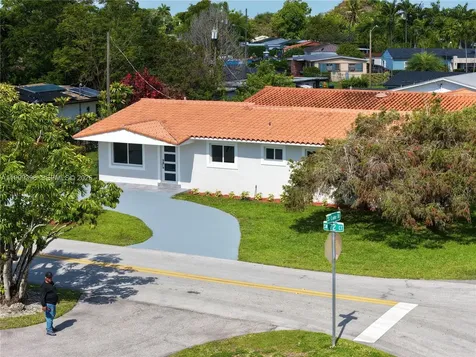 3250 SW 72 Court Miami FL 33155