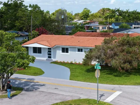 3250 SW 72 Court Miami FL 33155