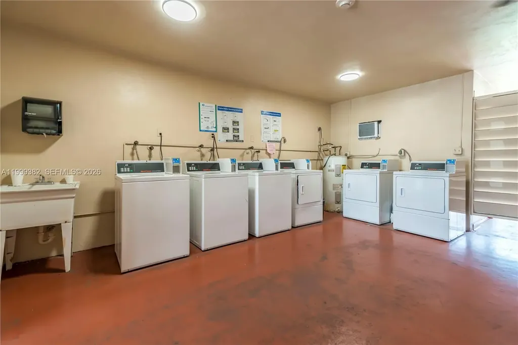 5300 Washington Street Hollywood FL 33021