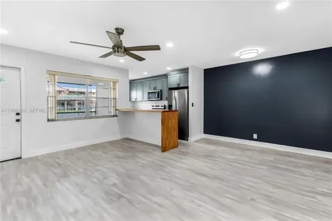 5300 Washington Street Hollywood FL 33021