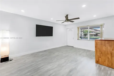 5300 Washington Street Hollywood FL 33021