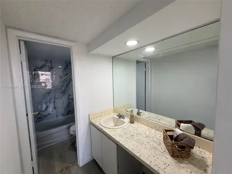 1900 W 68th Street Hialeah FL 33014