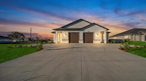 1024/1026 Diplomat Parkway E Cape Coral FL 33909