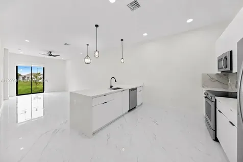 1024/1026 Diplomat Parkway E Cape Coral FL 33909