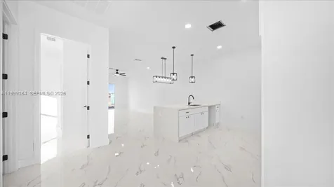 1024/1026 Diplomat Parkway E Cape Coral FL 33909