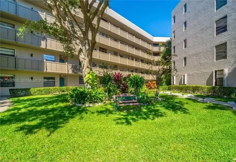 1100 Colony Point Circle Pembroke Pines FL 33026
