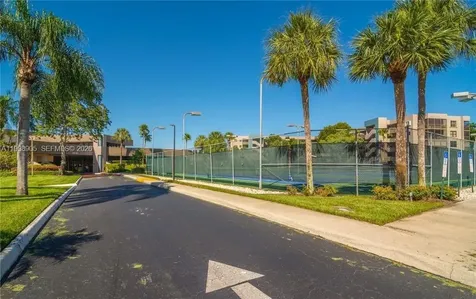 1100 Colony Point Circle Pembroke Pines FL 33026