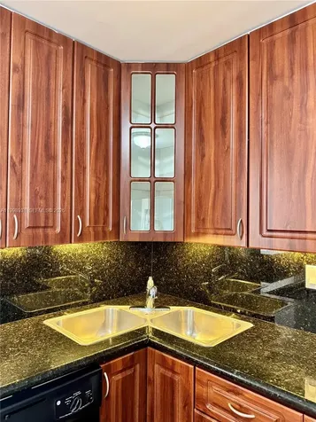 2780 NE 183rd Street Aventura FL 33160