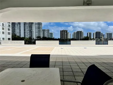 2780 NE 183rd Street Aventura FL 33160