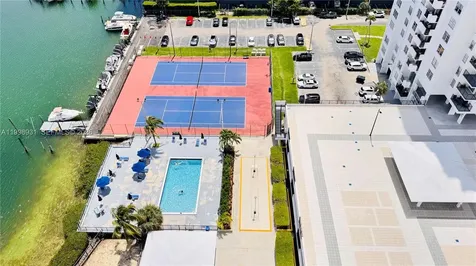 2780 NE 183rd Street Aventura FL 33160