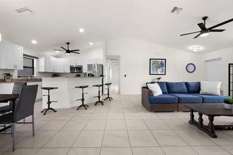 1808 SW 8th Place Cape Coral FL 33991