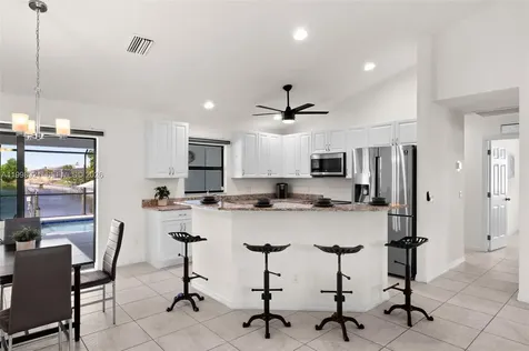 1808 SW 8th Place Cape Coral FL 33991
