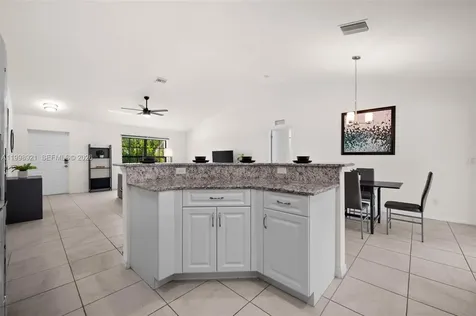 1808 SW 8th Place Cape Coral FL 33991