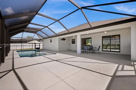 1808 SW 8th Place Cape Coral FL 33991
