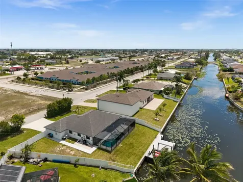 1808 SW 8th Place Cape Coral FL 33991