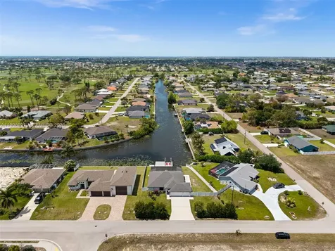 1808 SW 8th Place Cape Coral FL 33991