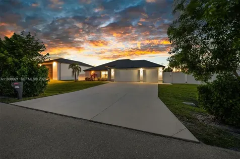 1808 SW 8th Place Cape Coral FL 33991