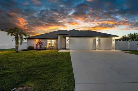 1808 SW 8th Place Cape Coral FL 33991