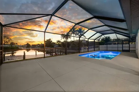 1808 SW 8th Place Cape Coral FL 33991
