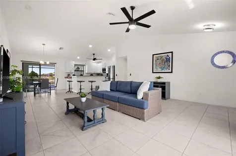 1808 SW 8th Place Cape Coral FL 33991