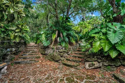 186 Edgewater Drive Coral Gables FL 33133
