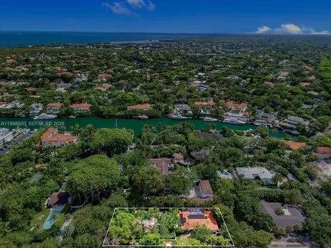 186 Edgewater Drive Coral Gables FL 33133