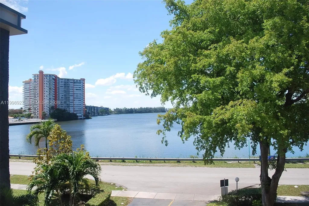 18707 NE 14th Avenue Miami FL 33179