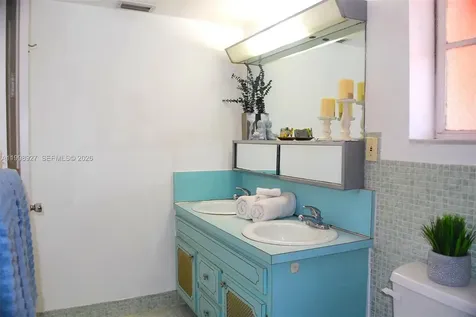 18707 NE 14th Avenue Miami FL 33179
