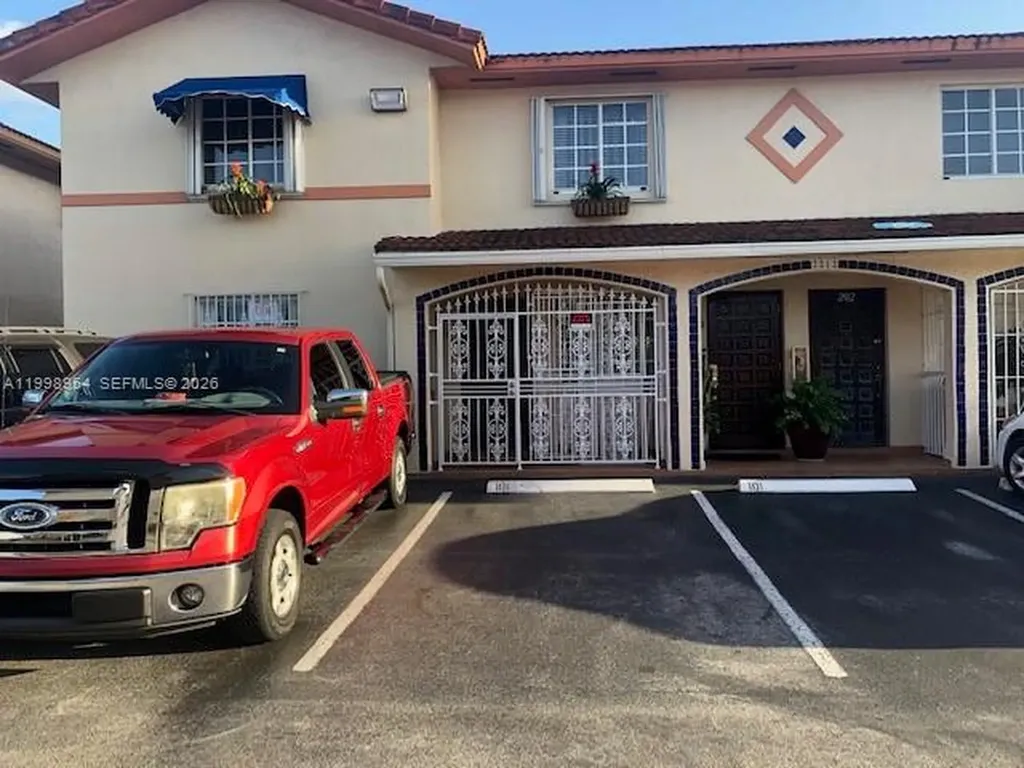 2212 W 74th Street Hialeah FL 33016
