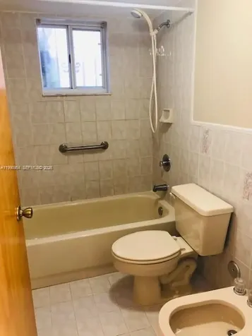 2212 W 74th Street Hialeah FL 33016