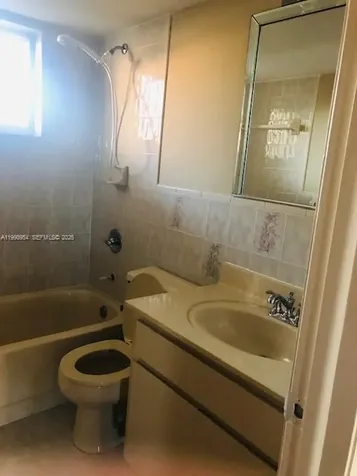 2212 W 74th Street Hialeah FL 33016