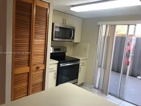 2212 W 74th Street Hialeah FL 33016