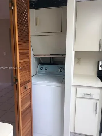 2212 W 74th Street Hialeah FL 33016