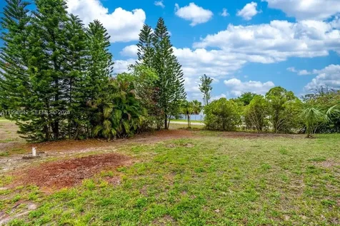2519 9th Street W Lehigh Acres FL 33971