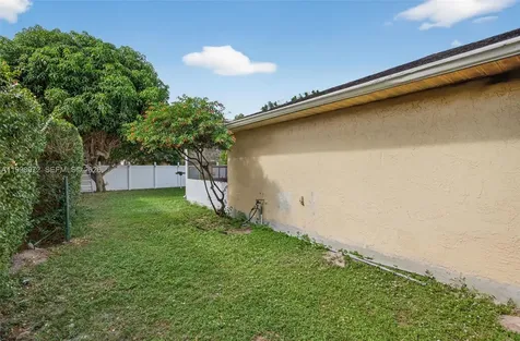 701 NW 41st Terrace Deerfield Beach FL 33442
